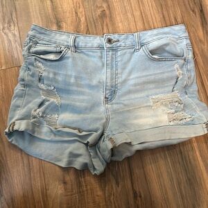 Juniors SO jean shorts size 17/33W
